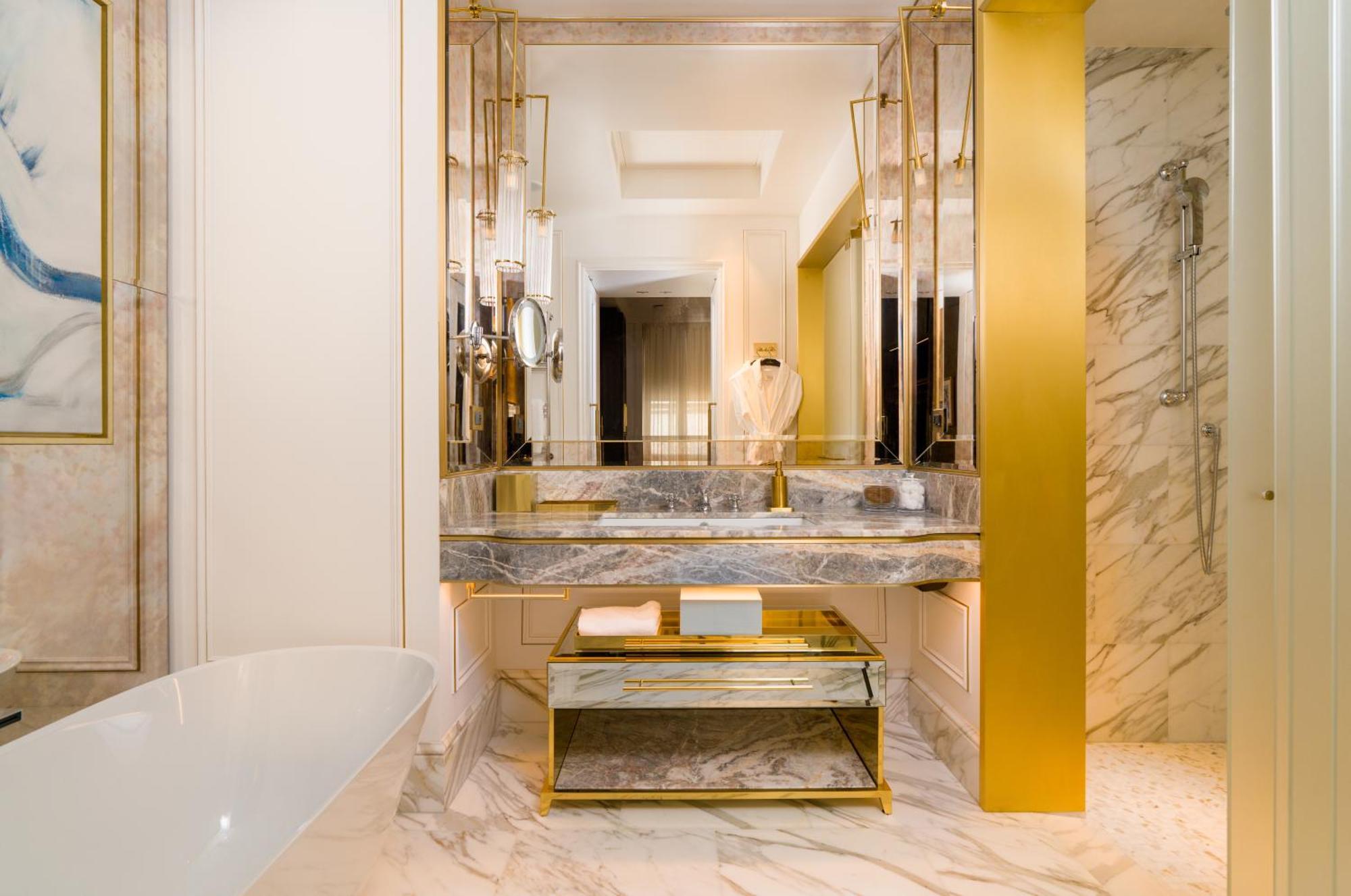 Corinthia Grand Hotel Du Boulevard Boekarest Buitenkant foto