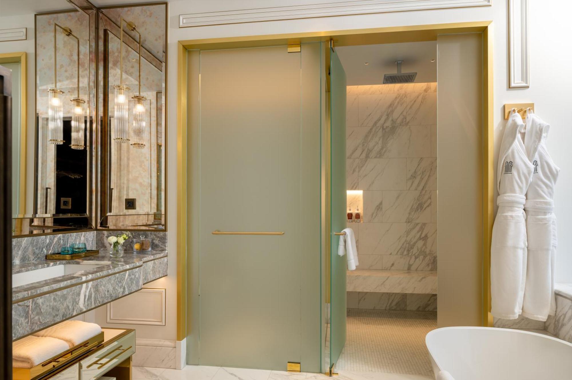 Corinthia Grand Hotel Du Boulevard Boekarest Buitenkant foto
